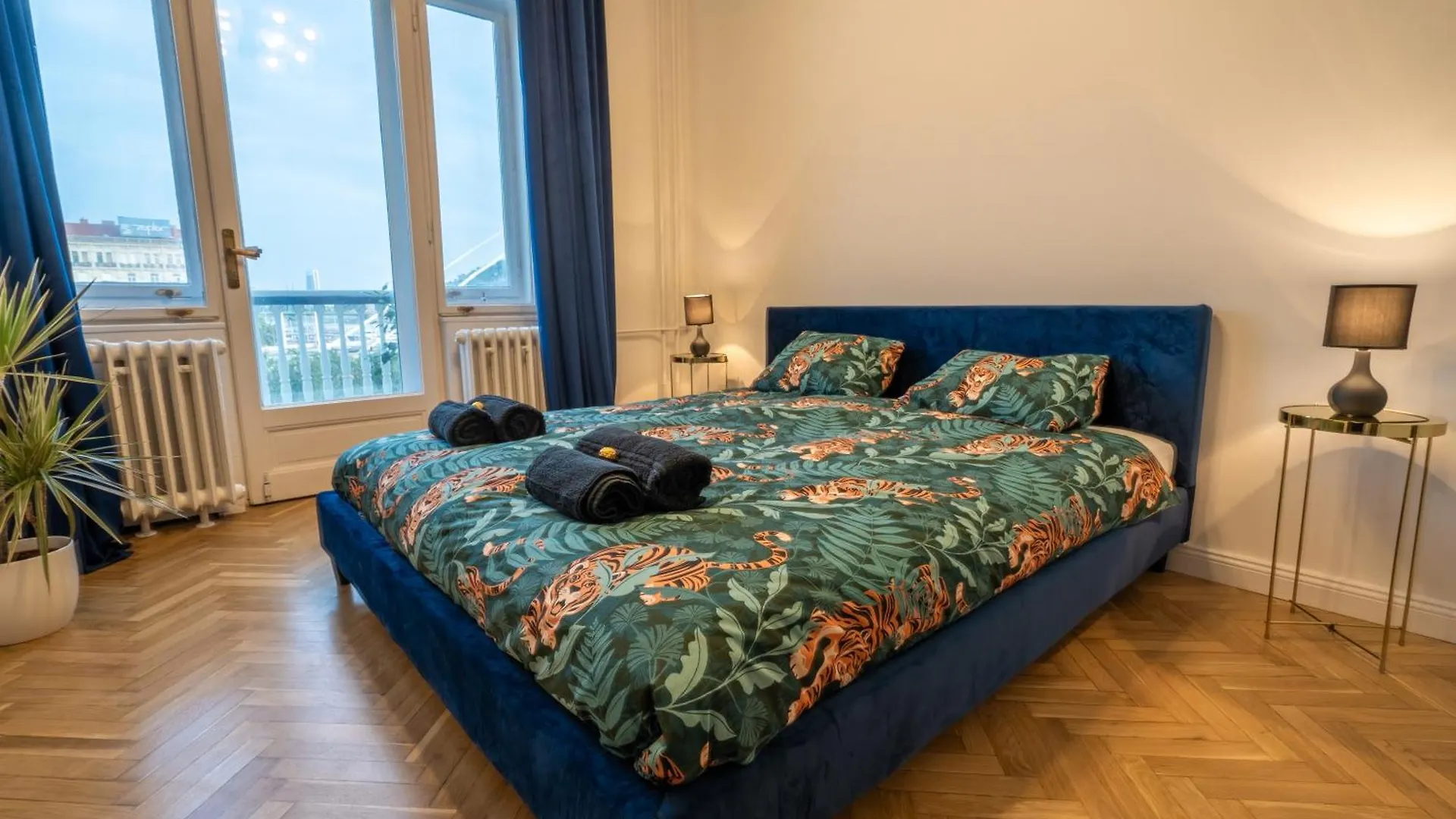 Budapest Riverfront Suite Ungern