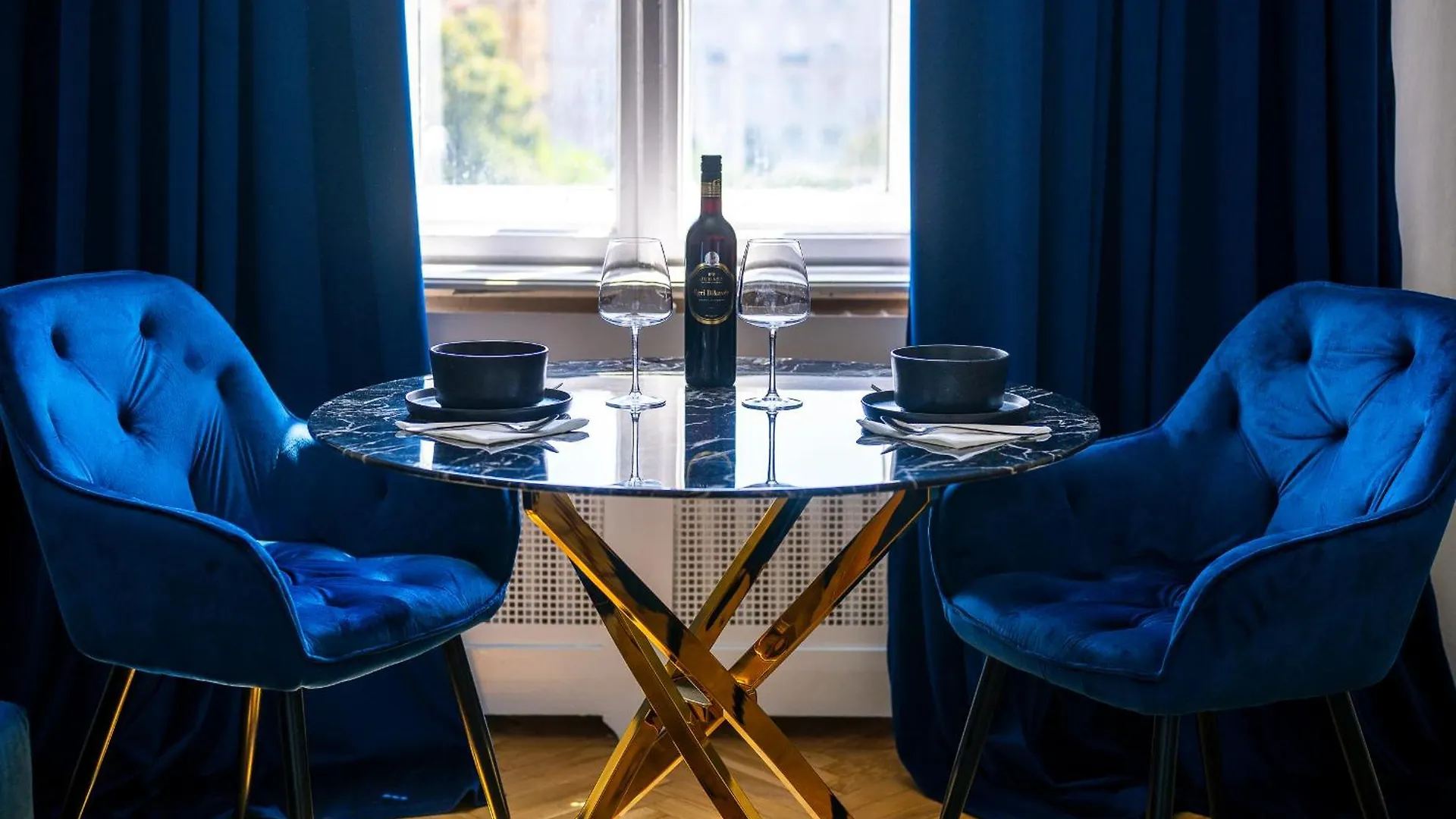 Budapest Riverfront Suite 0*,