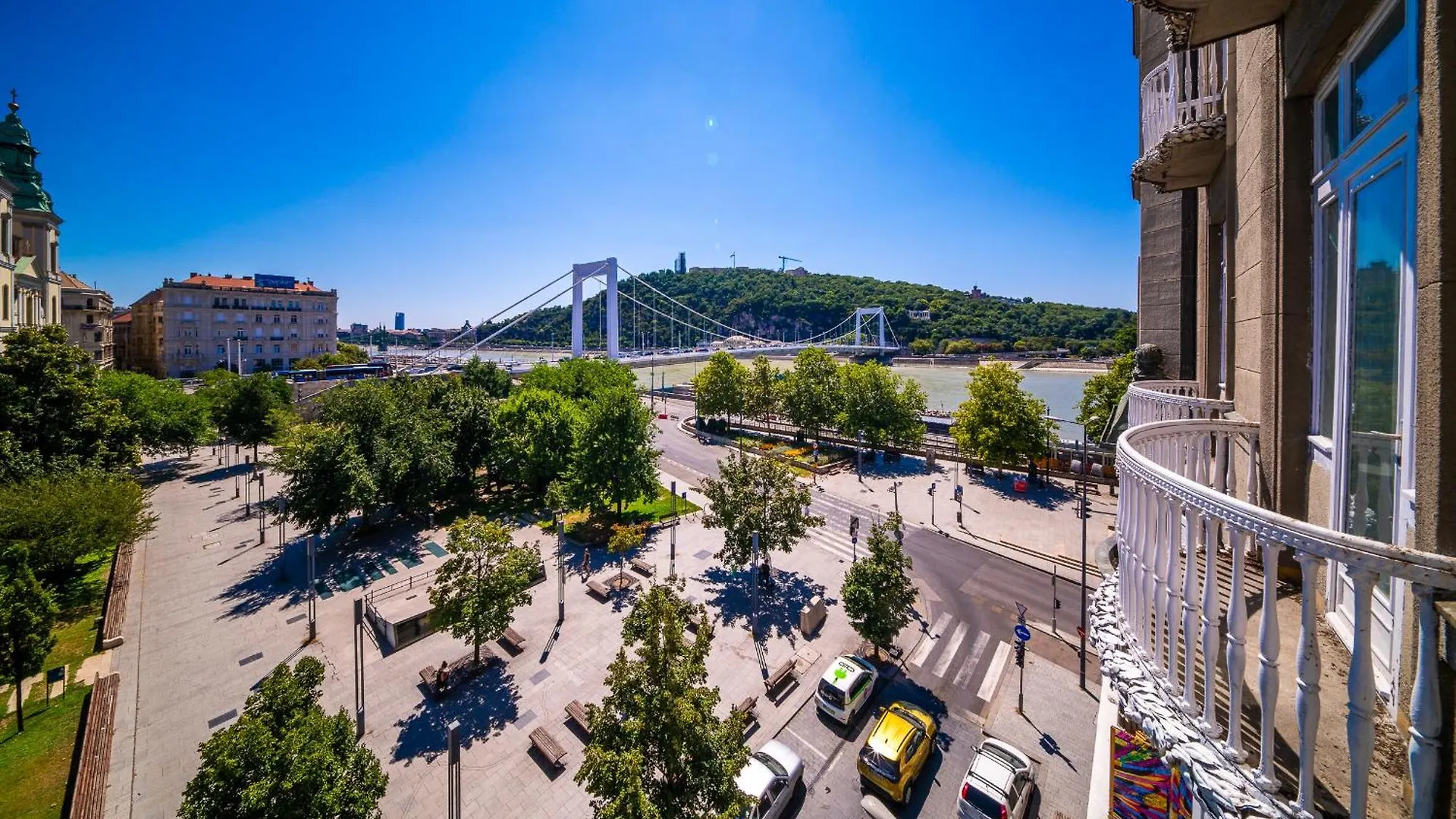 Lägenhet Budapest Riverfront Suite Ungern