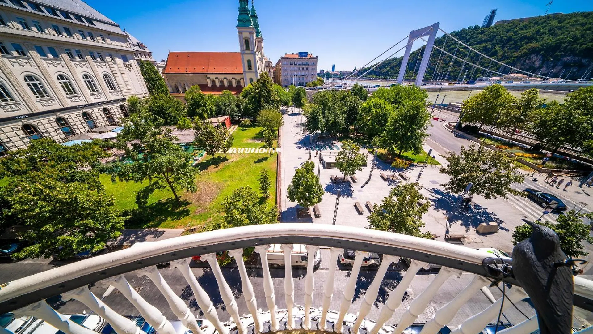 Budapest Riverfront Suite