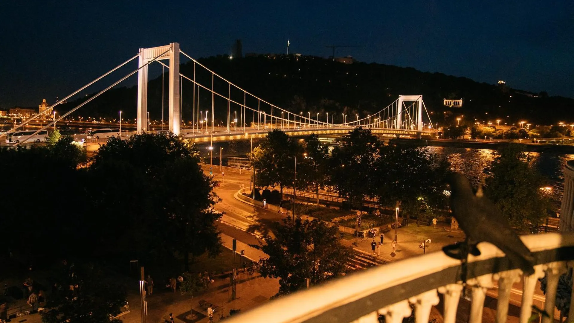 Apartamento Budapest Riverfront Suite